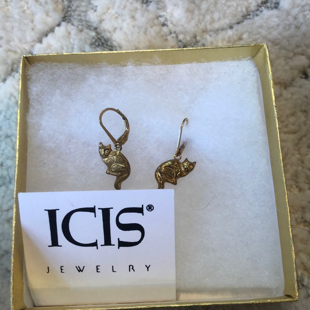 Cat earring